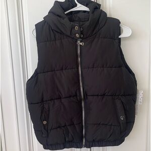 NWT Love Me Now black puffer black hooded full zip vest sleeveless size Large